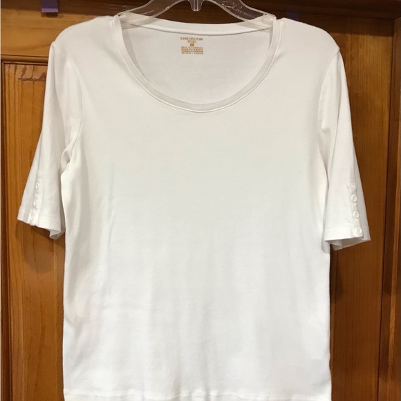 Jones New York Sport White Crew Neck Blouse w/ 3 Buttons on the Sleeve
Ladies - Picture 7 of 16
